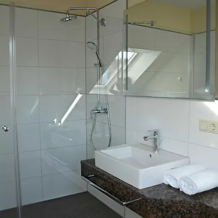 Wildhof Hotel Neustrelitz Buitenkant foto