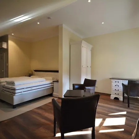 Wildhof Hotel Neustrelitz Buitenkant foto