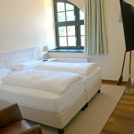Wildhof Hotel Neustrelitz Buitenkant foto
