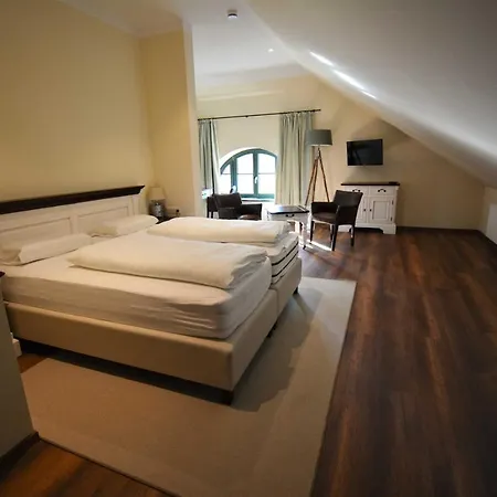 Wildhof Hotel Neustrelitz Buitenkant foto