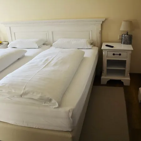 Wildhof Hotel Neustrelitz Buitenkant foto