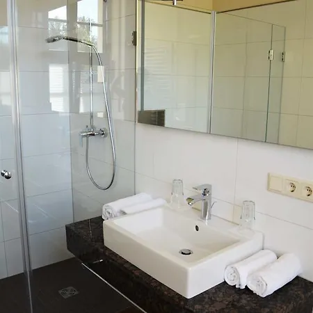 Wildhof Hotel Neustrelitz Buitenkant foto